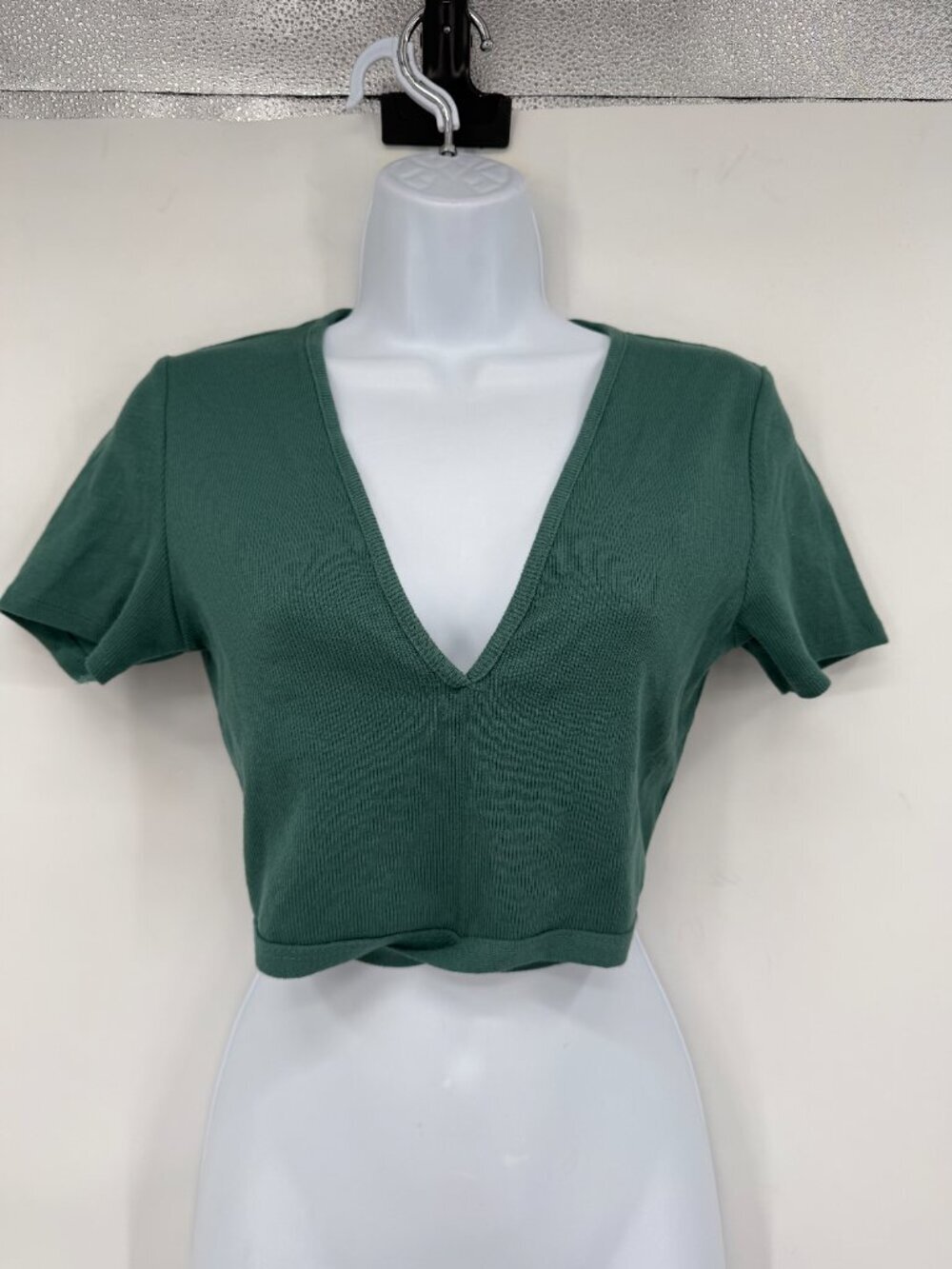 Zara NWT Women's Large Sage Green Ribbed Cropped V-Neck Tie Back Top